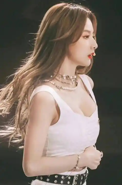 硬糖少女 赵粤身材_比基尼_dont_touch