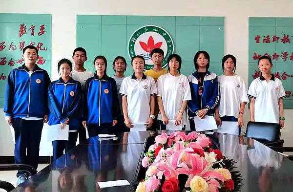 东山中学开展"红心向党 小小讲解员"评选活动_桓仁县_信息速递_教育