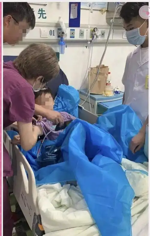 长沙七岁小男孩遭遇夺命喷泉与死神擦肩而过虽以苏醒但