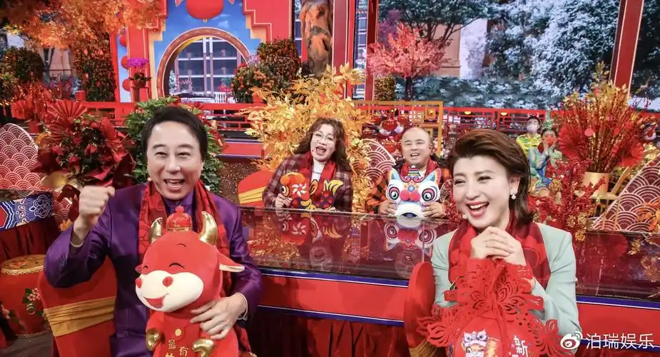 闫学晶儿子大婚向儿媳检讨自己脾气急赞儿媳吃自己剩饭不嫌弃