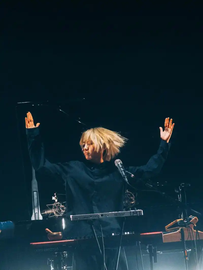 福禄寿—豆豆 被迫成为主唱的脱口秀演员·乐队表情包主要贡献者,善长