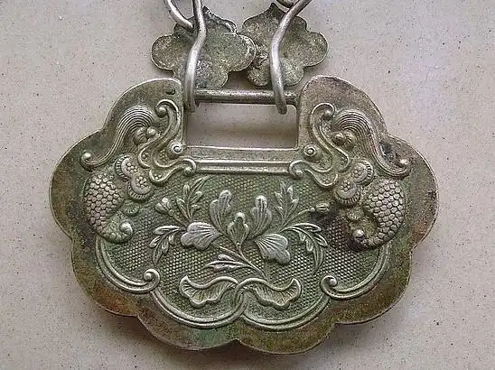 长命锁饰品传统饰品传统挂饰文物工艺