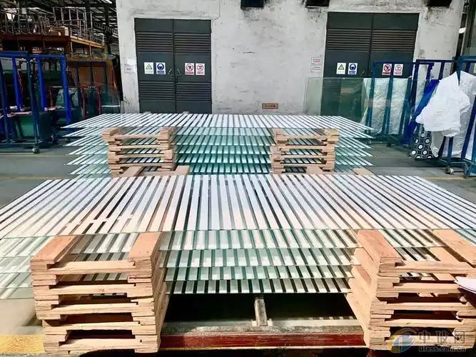 格美特彩釉玻璃白色条纹斑纹玻璃隔断移门玻璃