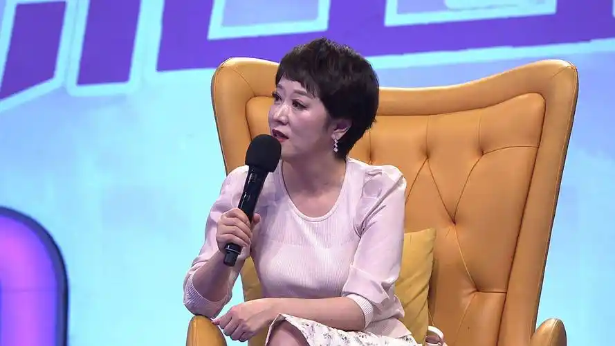 男友"太抠门"阎品红:树立正确的价值观小张与小王是