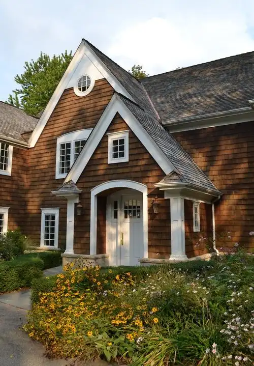 现代复式尖顶阁楼外观装修效果图