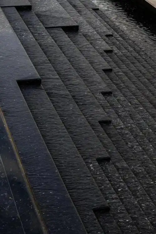 g654黑色石材芝麻黑纹理自然面,凹凸面背景墙加工