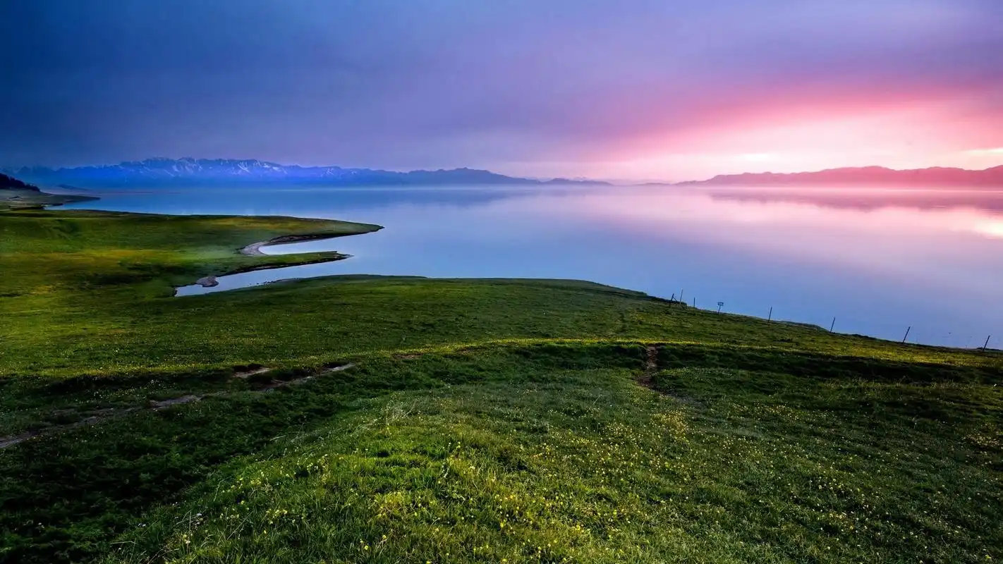 赛里木湖日出风景高清桌面壁纸