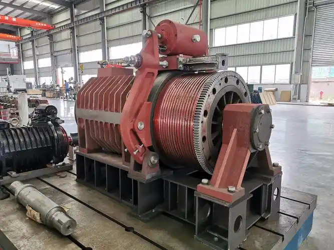 5米/秒高速电梯曳引机研发成功