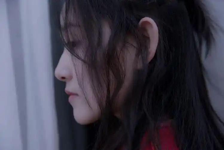 蒋依依甜美养眼时尚写真图片