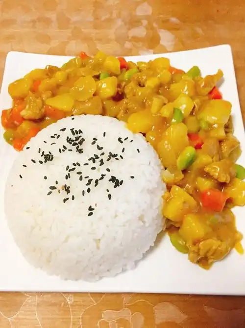 asian汤果做的咖喱鸡肉饭