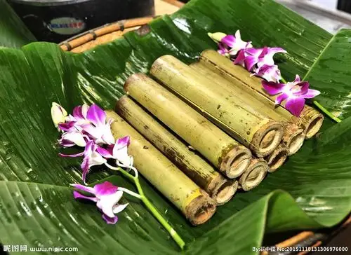 西双版纳竹筒饭.jpg (1024×745)