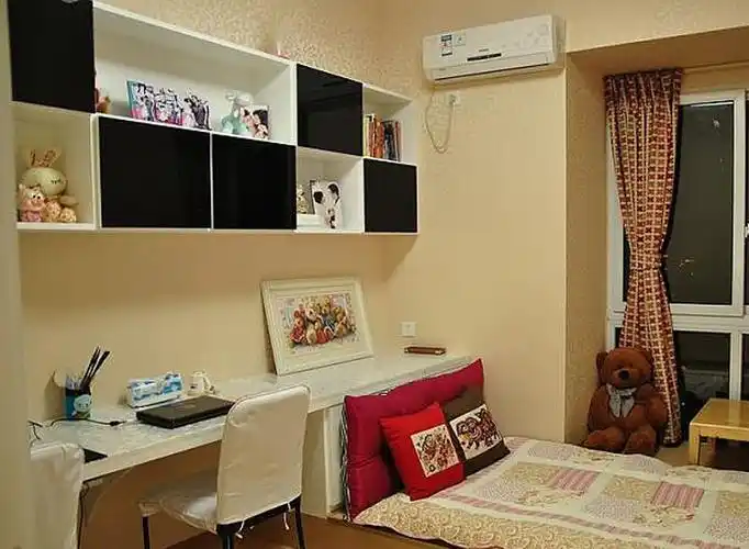 小户型卧室装修效果图家装小平米面积房屋设计吊顶榻榻米床三居室