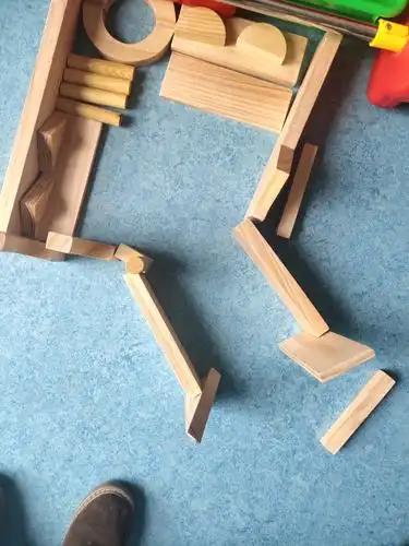 我是小小建筑师——曲松县曲松镇东嘎村"双语"幼儿园积木搭建小房子