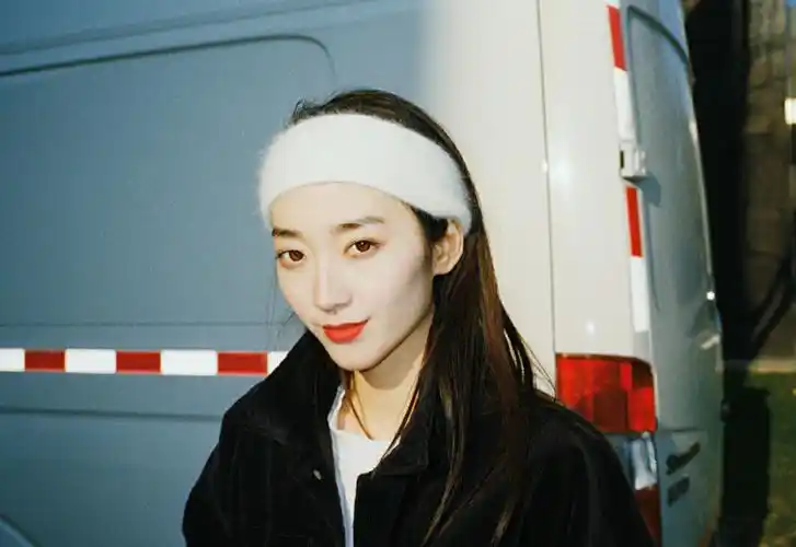 这个瓜真是越吃越到位,鲁芳岐和小鬼传出恋爱消息后被扒了个底朝天