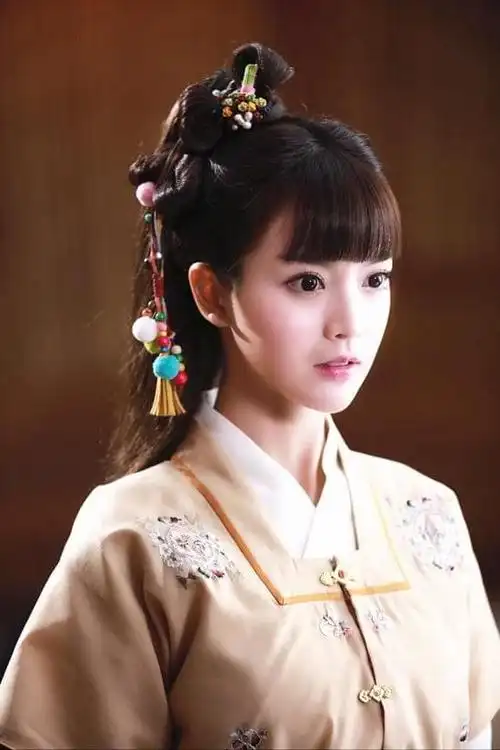 《新龙门客栈》杀青 叶子淇戏内酷帅戏外软萌