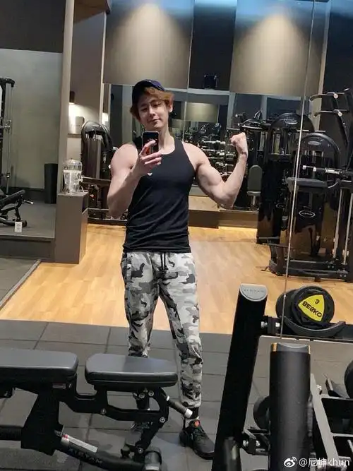 尼坤真的感觉残了现状照片 尼坤是不是过气了