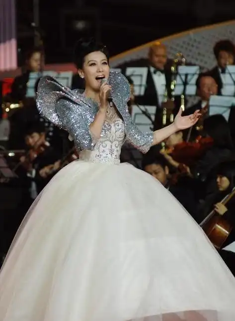 谭晶谈家庭合集:现场谈起丈夫,直言:什么都能凑活唯独老公不能