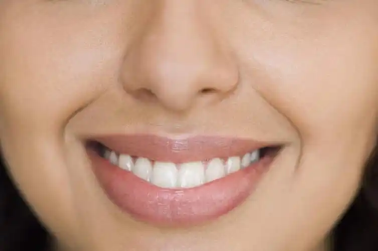 脸,头,鼻子,嘴,脸颊,牙齿,一个人,笑,微笑,露齿