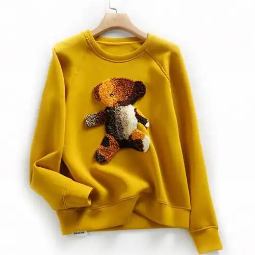 立体小熊舒适柔软太空棉减龄套头宽松卫衣女yxf1062