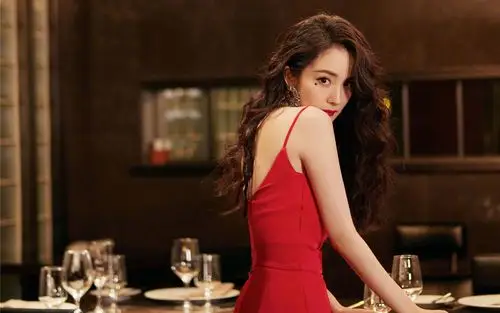 杨幂港风红裙妩媚性感写真壁纸