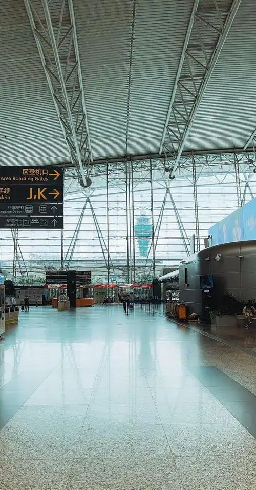 朋友去广州白云机场坐飞机被折腾得要抑郁症了坐个飞机太难了
