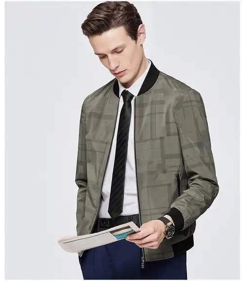 利郎男装品牌几线品牌(40-50岁男性穿什么牌子的衣服比较得体)