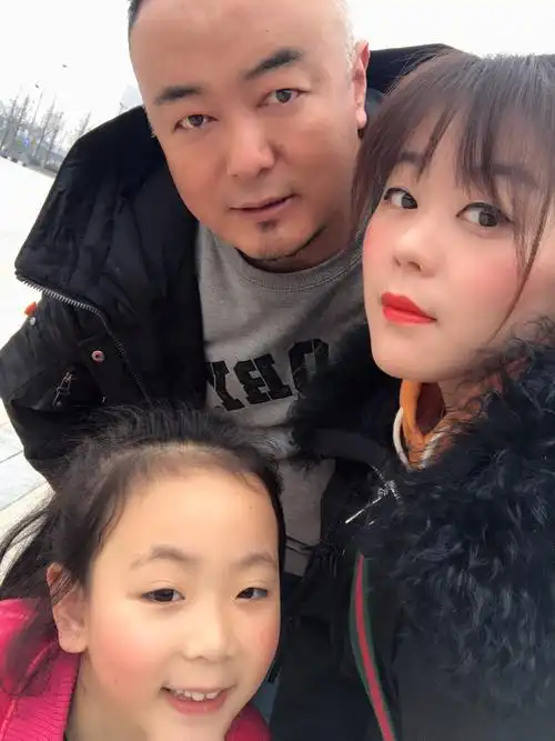 我们一家三口的合照