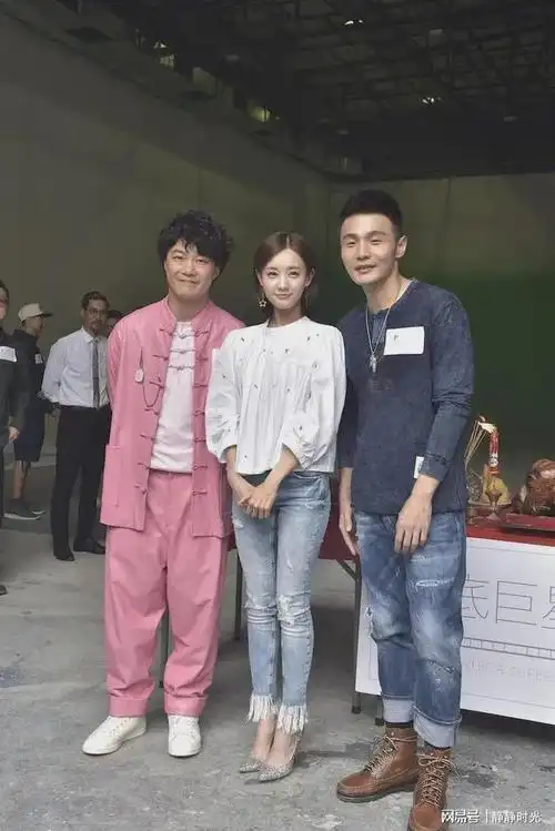 陈奕迅,李荣浩和李一桐的一张合影照,展示了他们真实的一面|乐器