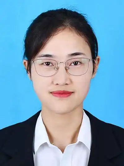 2011年考取大学生村官,期满后于2014年考取阜南县乡镇公务员,成为郜台