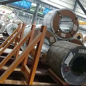 钢材厂,金属五金加工厂原材料钢卷存放的辅助工具,在同一仓储面积下