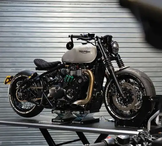 202匹超狂黑暗骑士凯旋bobber氮气机械增压改装