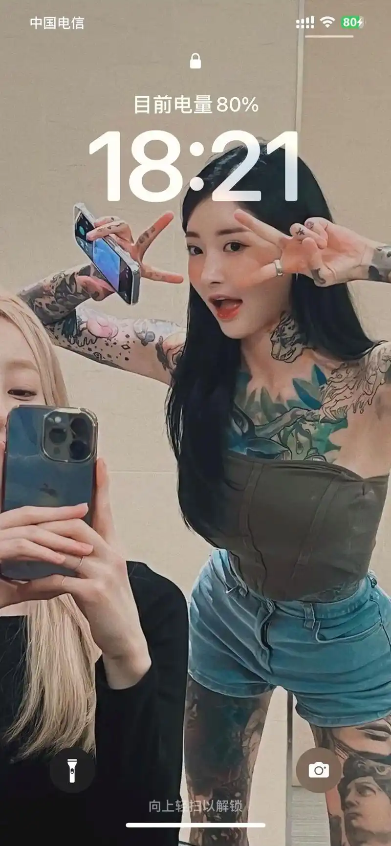 把你们最炸裂的图发出来 #纹身女孩 #手机壁纸潮图 #辣妹  - 抖音