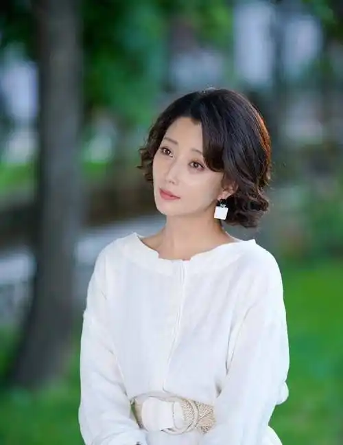 殷桃新剧造型真漂亮!