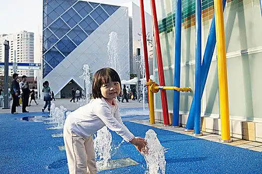 儿童戏水图片_儿童戏水图片大全_儿童戏水图片素材