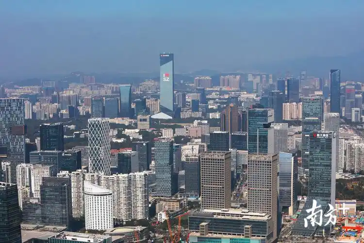 快登机从云端停机坪起飞带你俯瞰深圳湾全貌