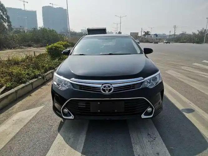 2016年丰田凯美瑞2.0g版