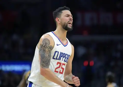 4日纪录:太子爷7三分生涯纪录 布鲁尔成现役劳模