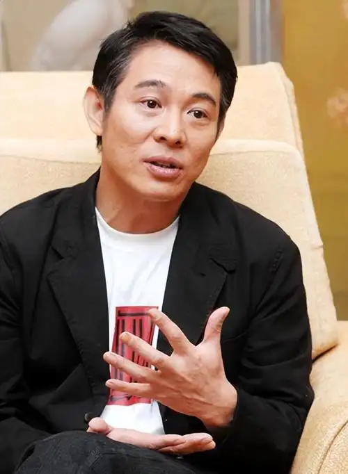 李连杰的身价早已超过百亿,可依旧未能挽回他的身体状态