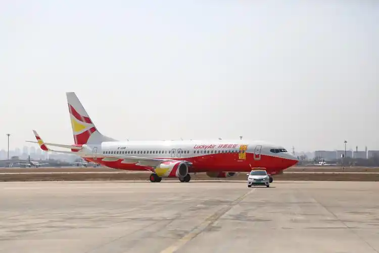 祥鹏航空两架全新波音737-800飞机抵达昆明 机队规模达47架