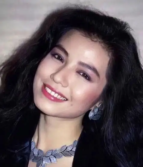 画龙点睛,微笑起来格外的迷人,10位最美梨涡女明星,你觉得谁更漂亮呢?