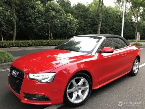 奥迪a5敞篷新款 售价: 22.68万电话微信同号18667803978