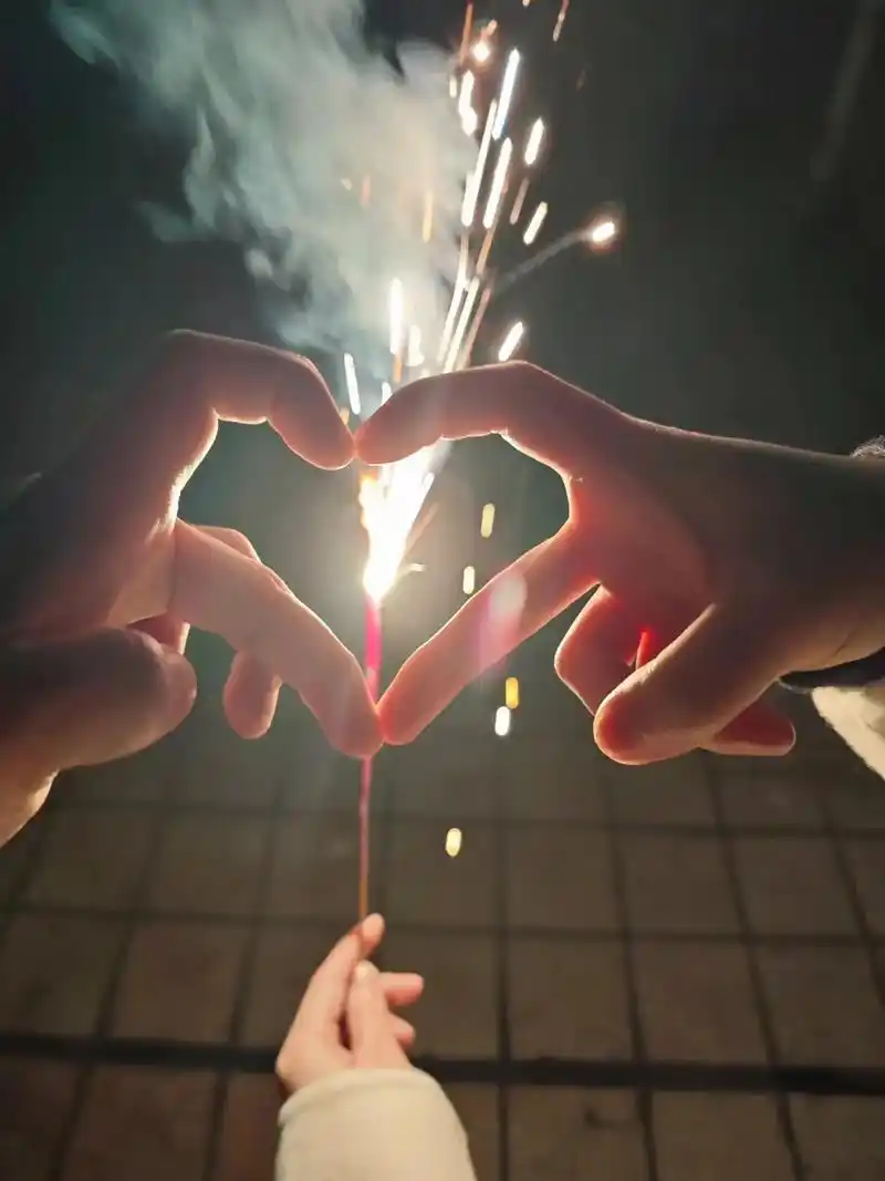 仙女棒烟花  #我的女孩9799 #和喜欢的人在一起 和最 - 抖音