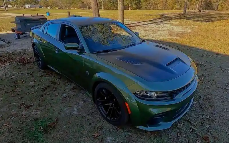 云驾驶2021款道奇战马srt红眼犬附赛道驾驶