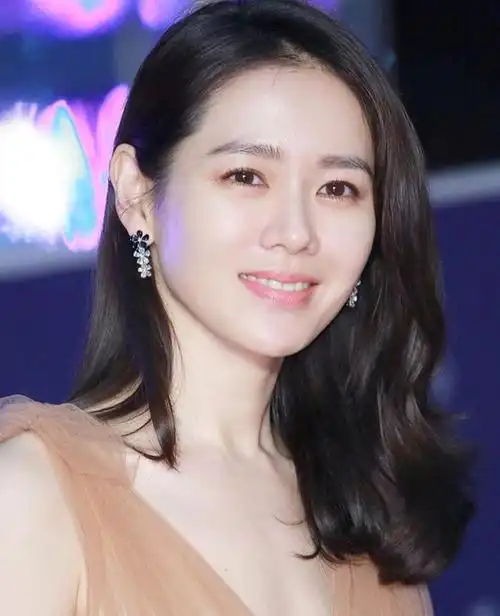 孙艺珍高清手机壁纸