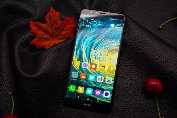 已经成为了手机行业主流,而作为面向年轻人的"旗舰"级新品,华为畅享8