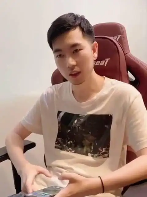 大名单发布啦,本呆宝也第一时间采访到了我们新任主教练@dyg丶战神健