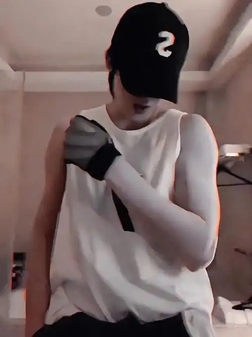 健身成果有效 腹肌未来可期[doge]#刘宇宁  #摩登兄弟刘宇宁  #向全