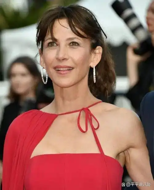 苏菲玛索,绝世颜值性感身材太美了!是法兰西尤物!