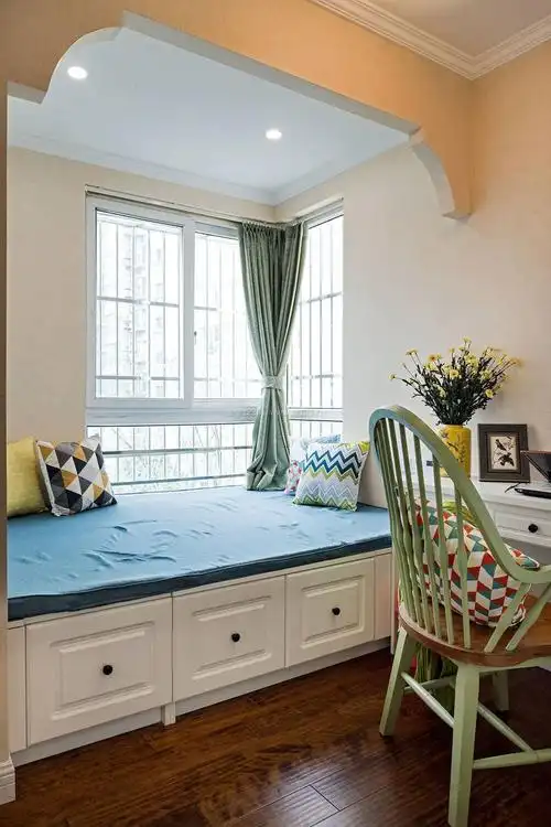 美式家居卧室榻榻米床装修效果图片