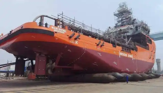 现代船只的船底涂装基本上以低毒涂层为